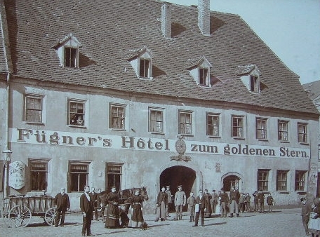 Goldner Stern alt